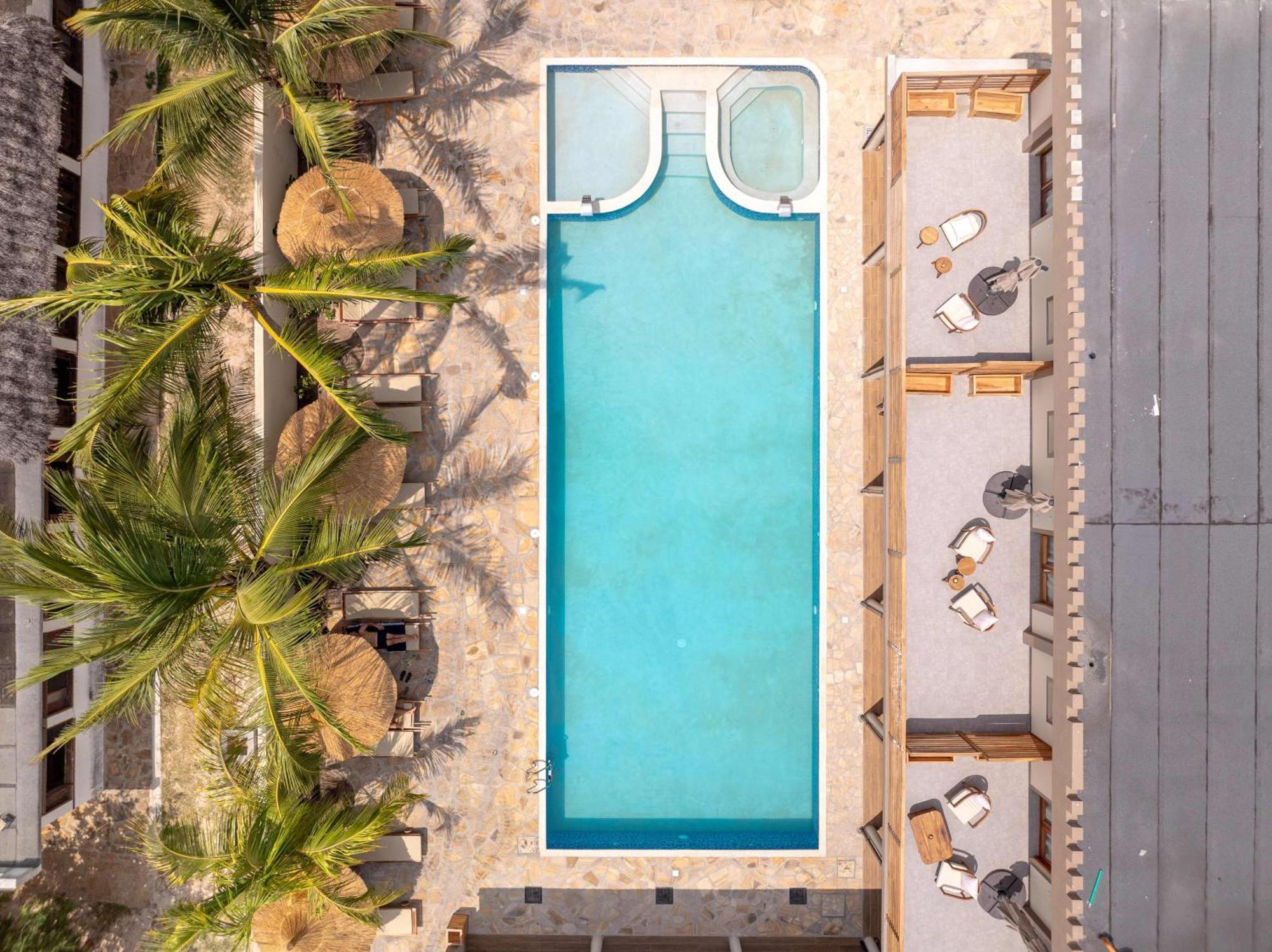 Hotel Black Stone 4*
