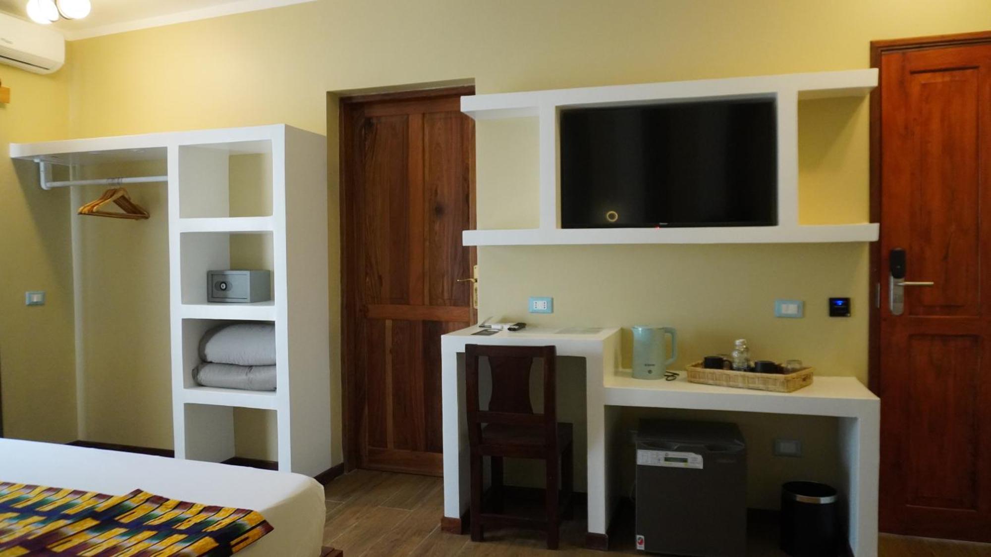 Black Stone Hotel 4*