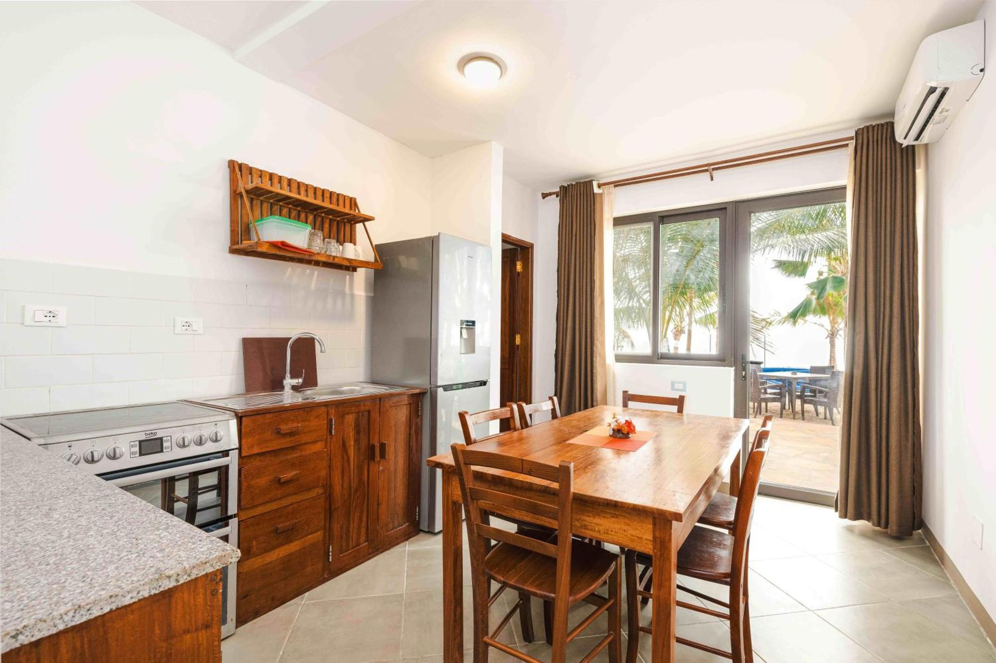 Black Stone Hotell 4*